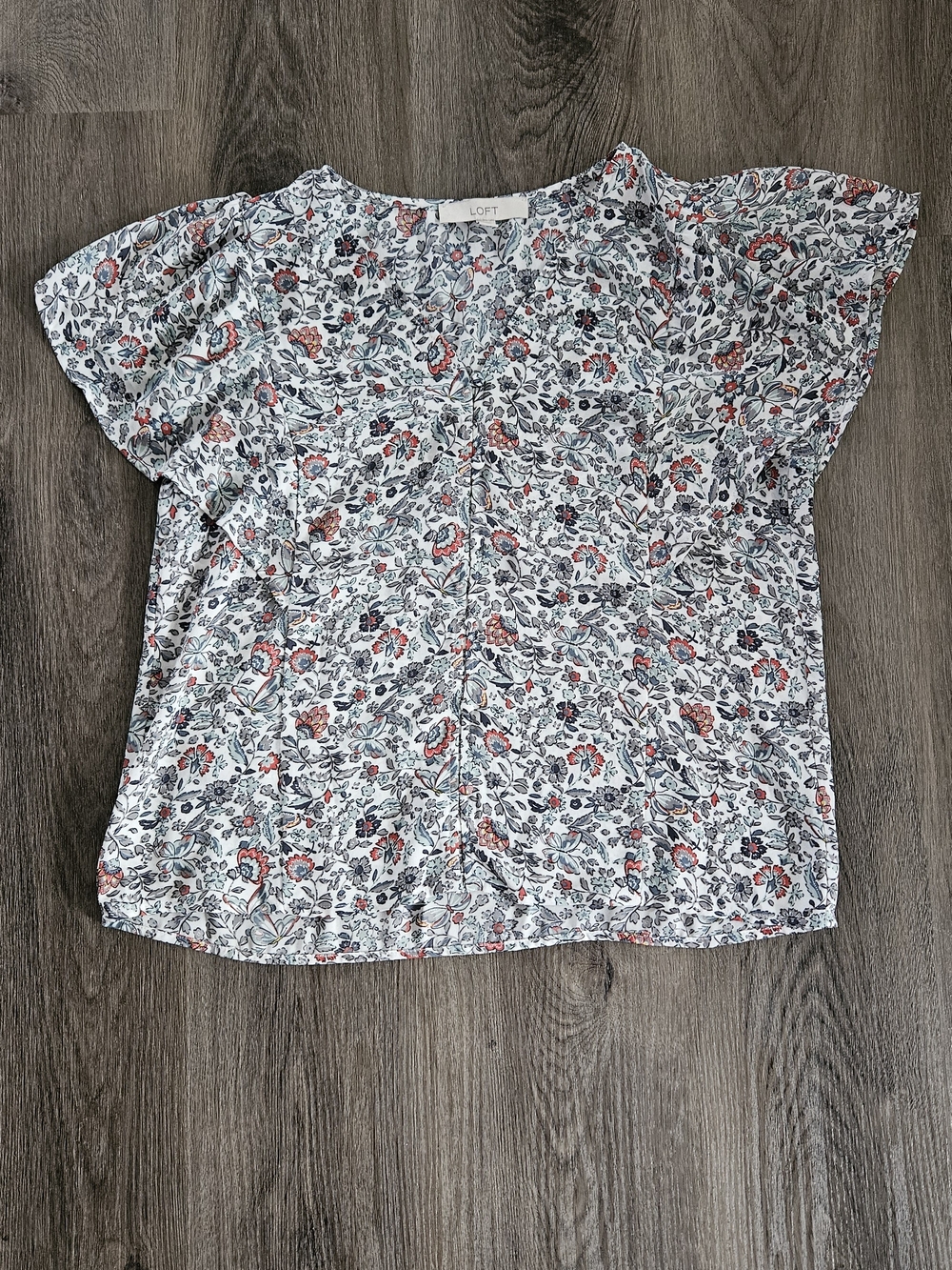 LOFT Floral Flutter Sleeve Top in White with Coral & Navy